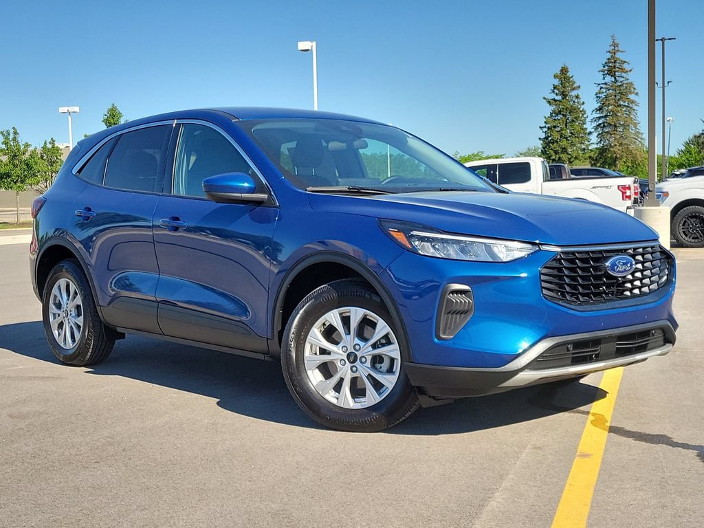 Used 2023 Ford Escape Active w/ Tech Pack #2 AWD/4WD image 32