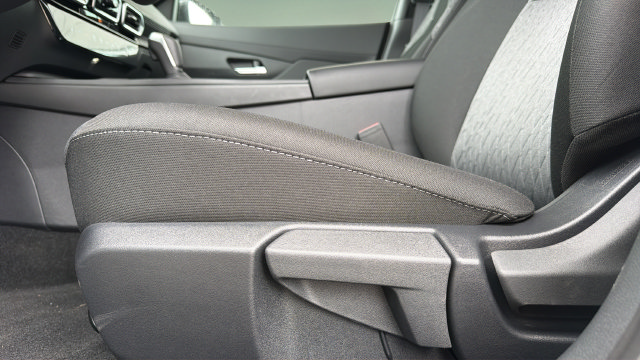 New 2027 Nissan Sentra SV w/ SV Convenience Package FWD image 15