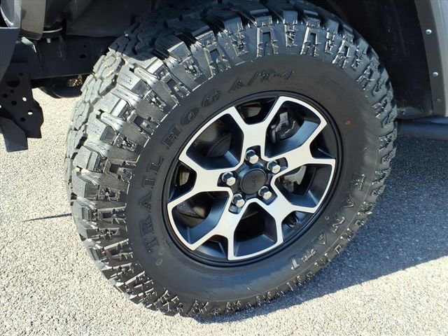 Used 2022 Jeep Wrangler Unlimited Rubicon w/ Cold Weather Group AWD/4WD image 13