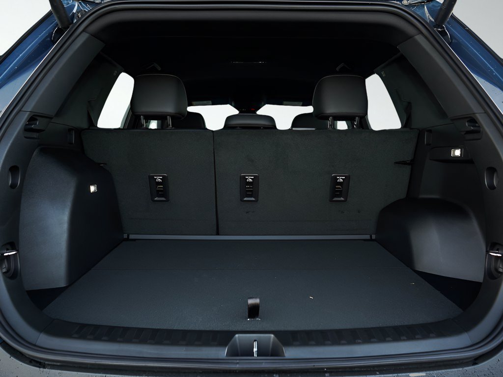 New 2026 Chevrolet Equinox LT w/ Convenience Package II AWD/4WD image 8