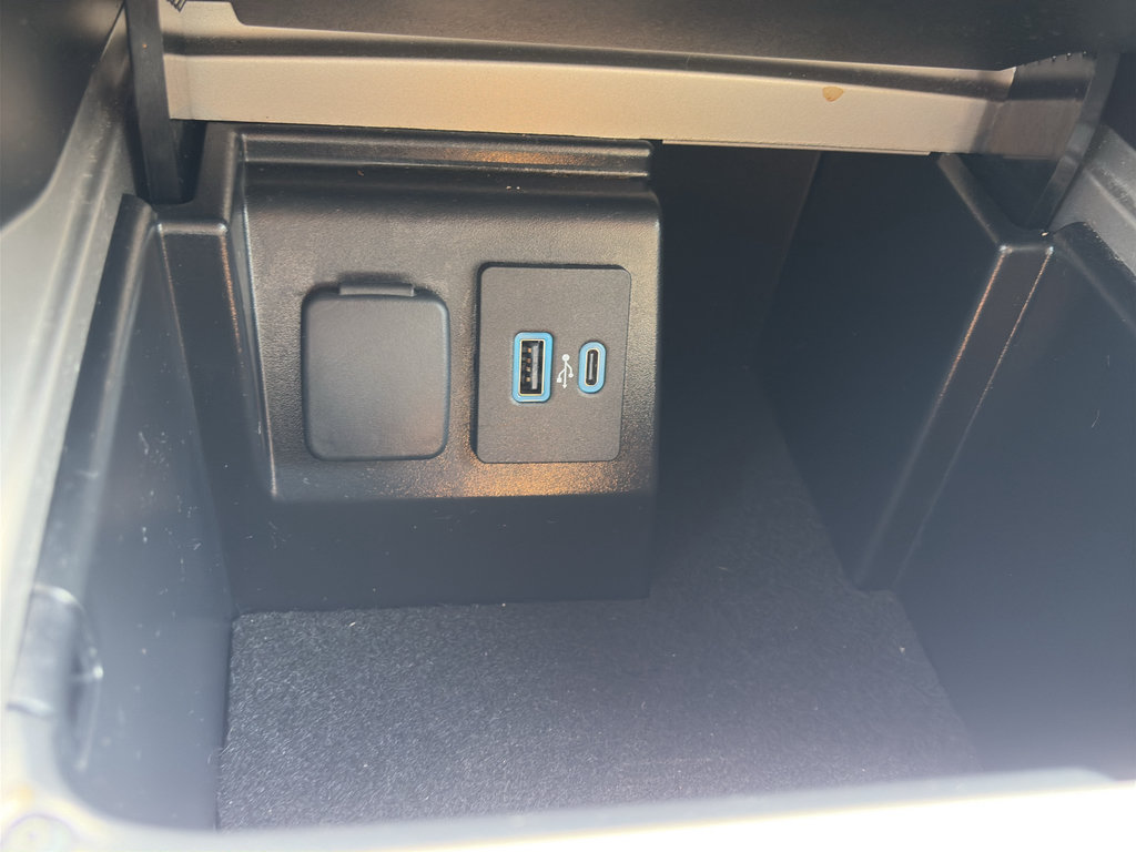 Used 2023 Ford Explorer XLT RWD image 24