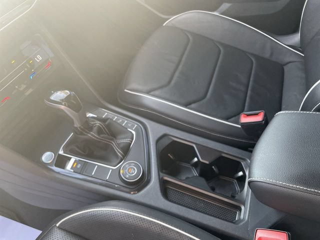 Used 2022 Volkswagen Tiguan SEL R-Line AWD/4WD image 13