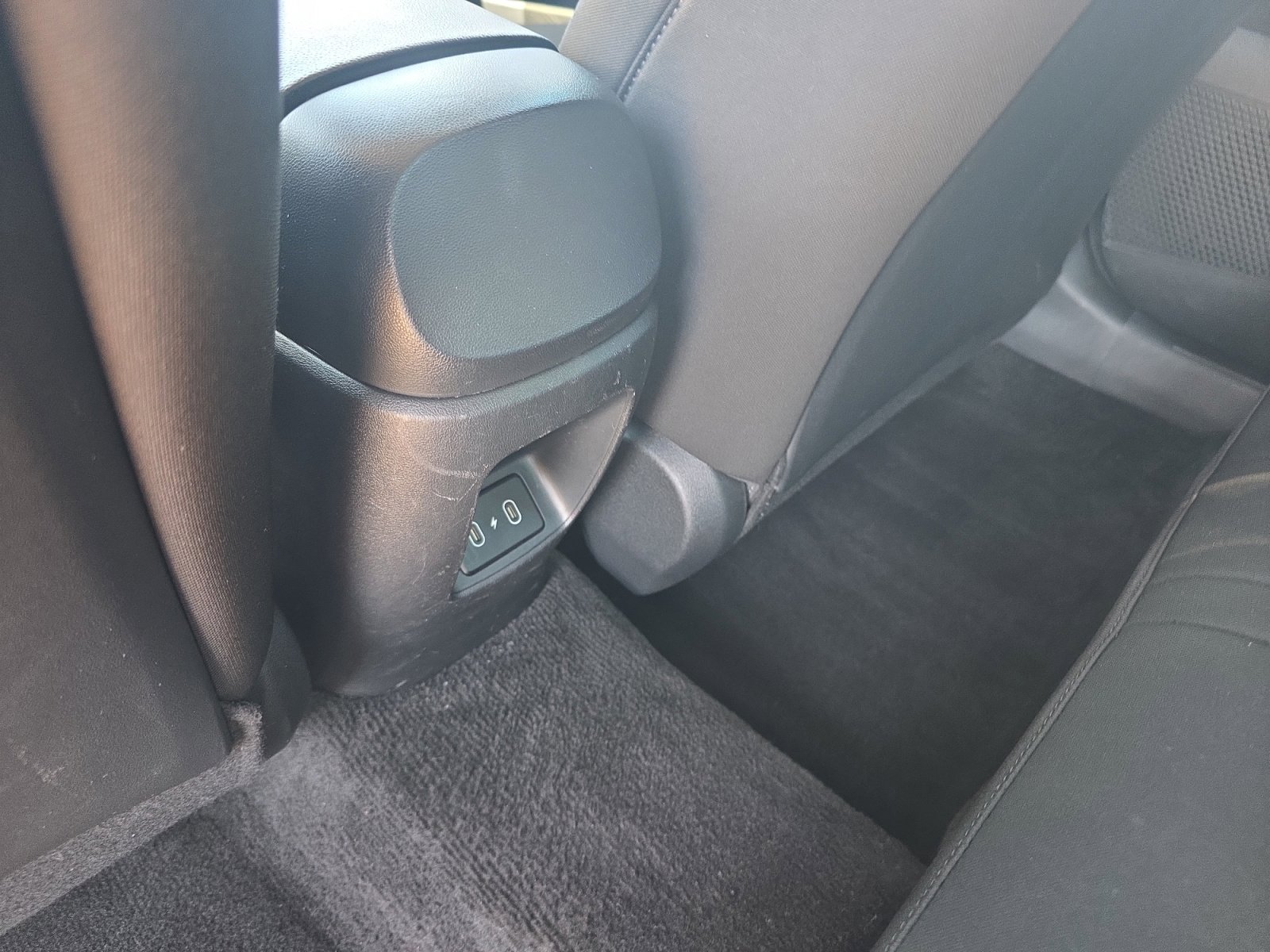 Used 2024 Hyundai Elantra SEL FWD image 32
