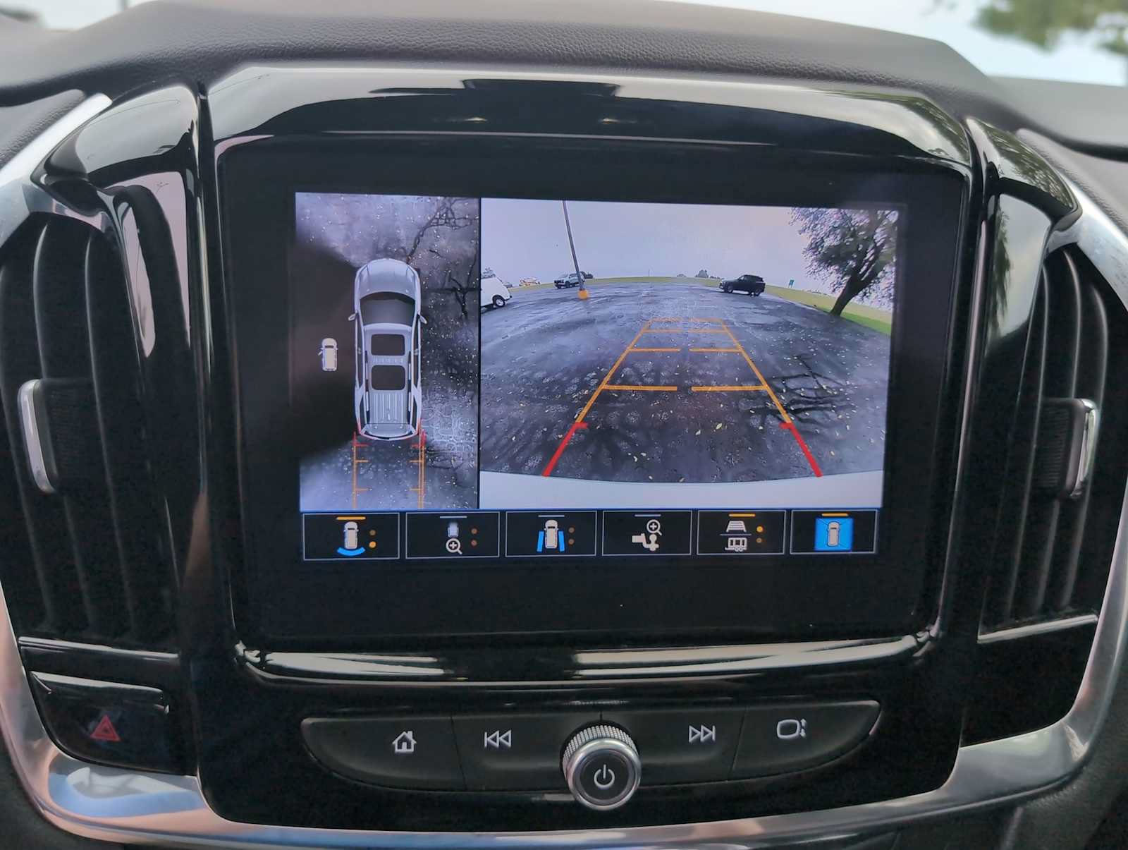 Used 2023 Chevrolet Traverse High Country FWD image 15