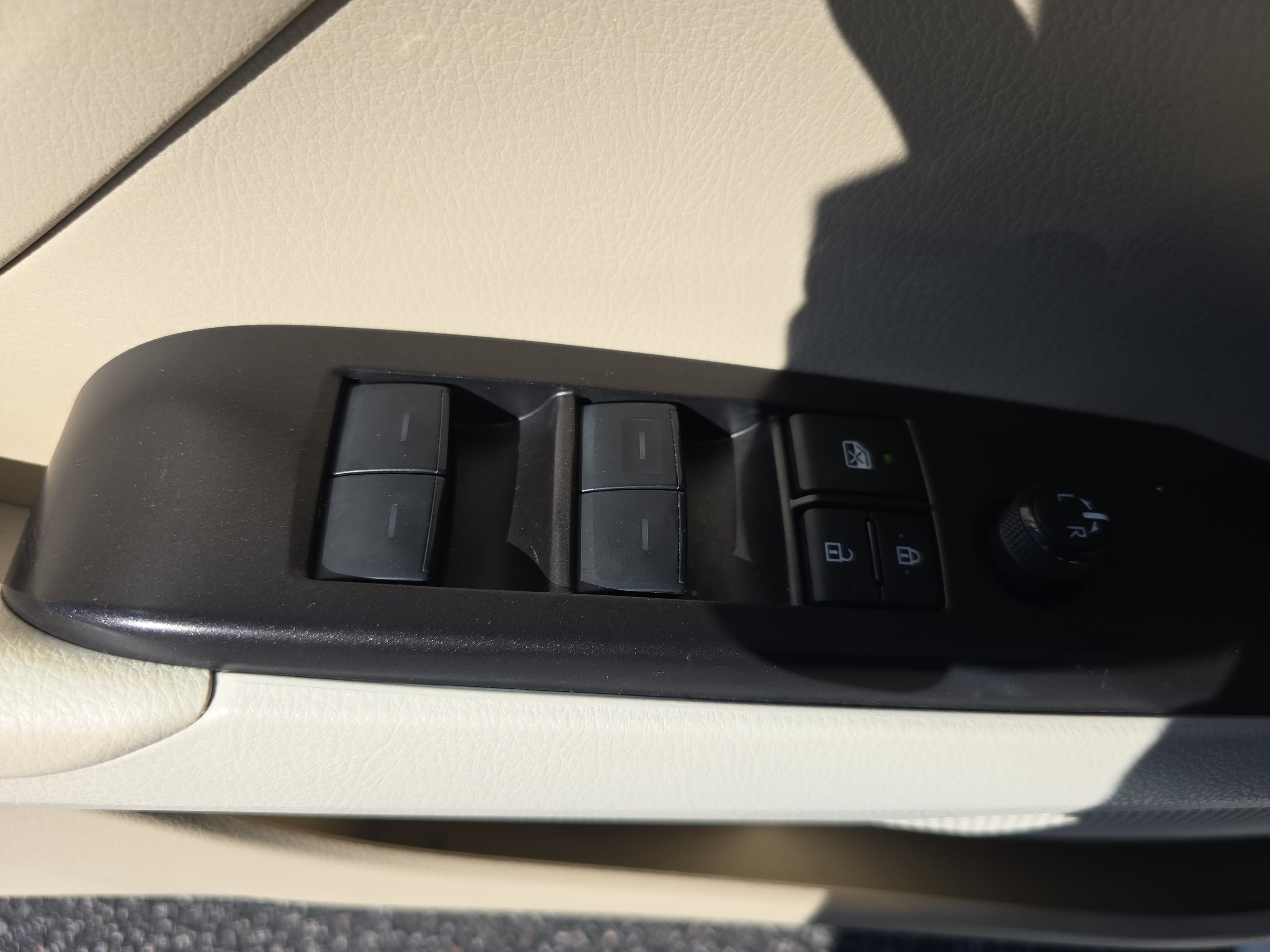 Used 2024 Toyota Camry LE w/ Convenience Package FWD image 26