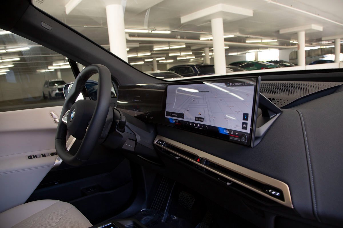 New 2026 BMW iX xDrive45 image 28
