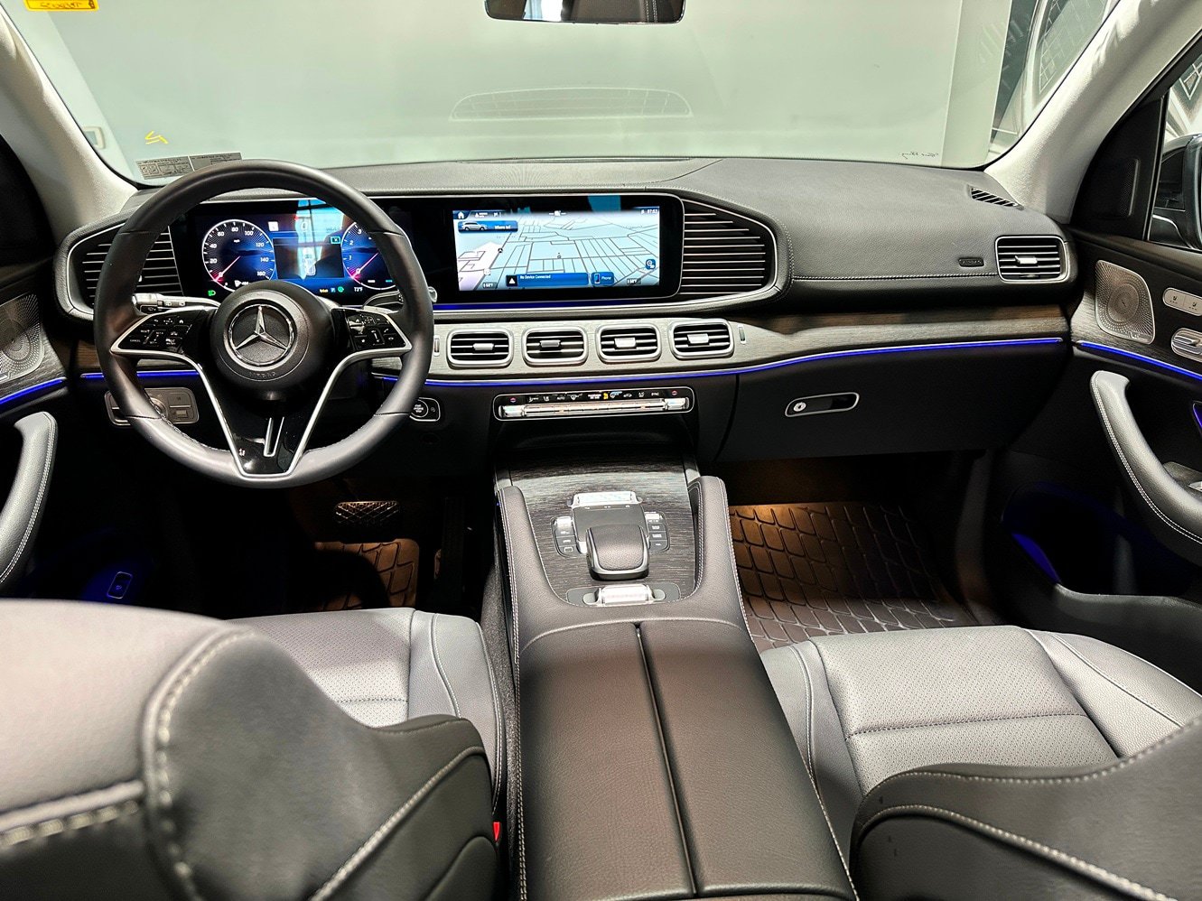 Used 2026 Mercedes-Benz GLS 450 4MATIC image 9