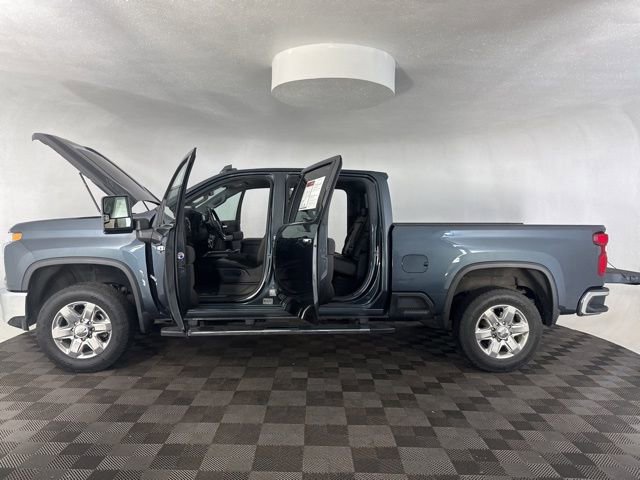 Used 2020 Chevrolet Silverado 2500 LTZ w/ LTZ Premium Package image 11