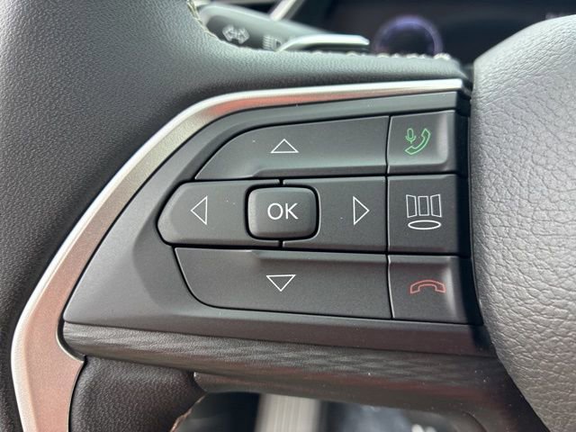 Used 2024 Jeep Grand Cherokee Laredo AWD/4WD image 28