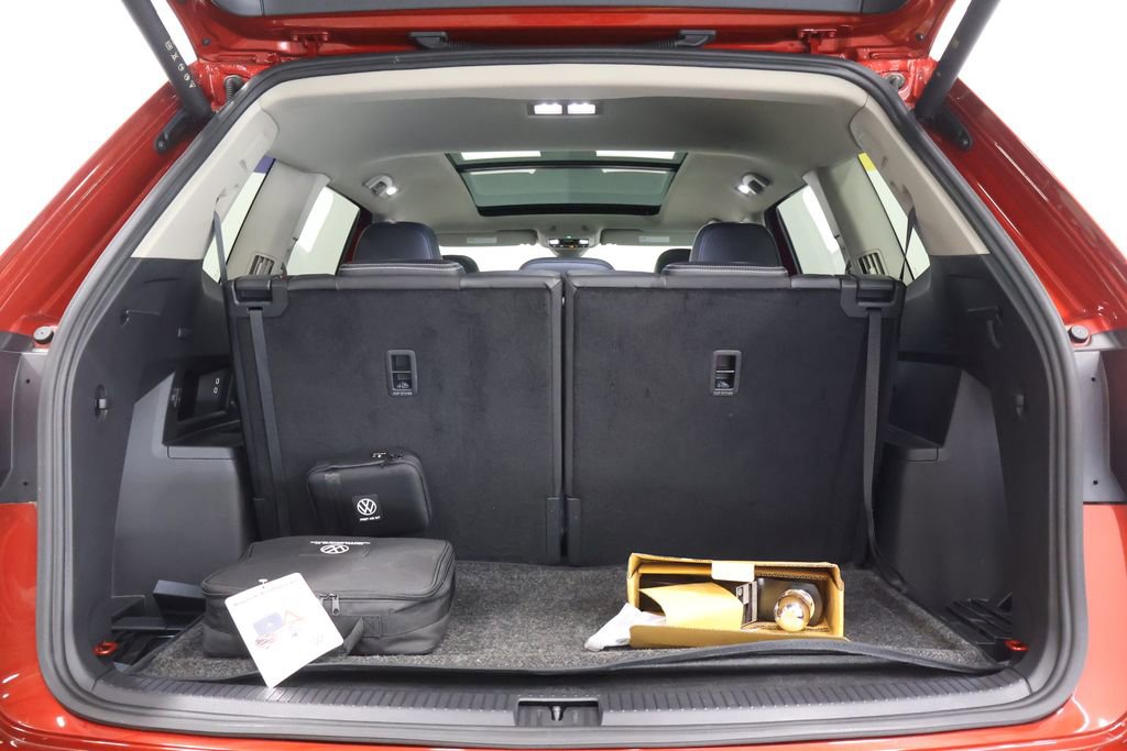 Used 2024 Volkswagen Atlas SEL Premium R-Line image 29