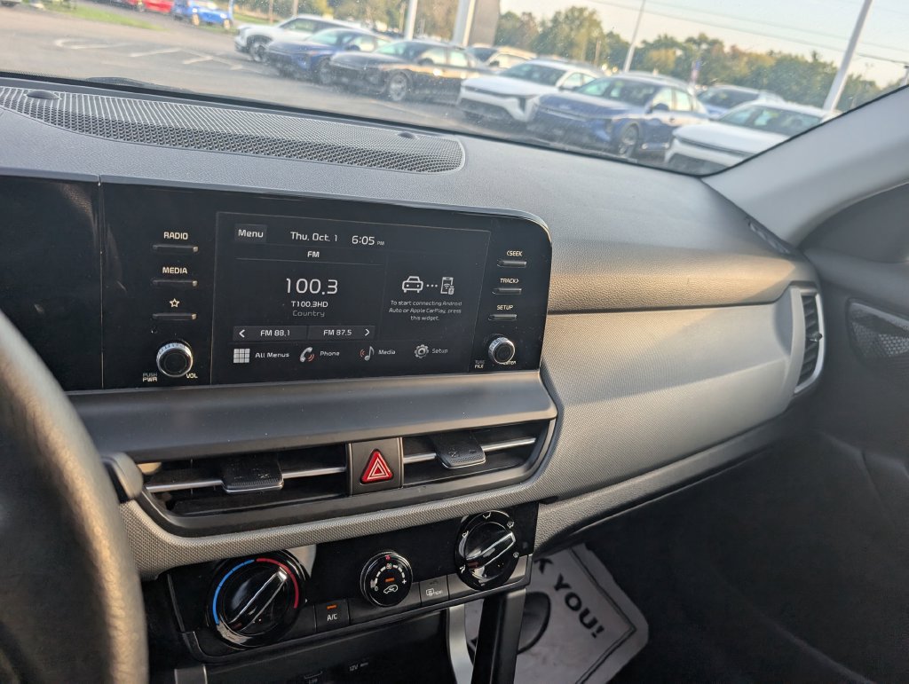 Used 2025 Kia Seltos LX AWD/4WD image 19