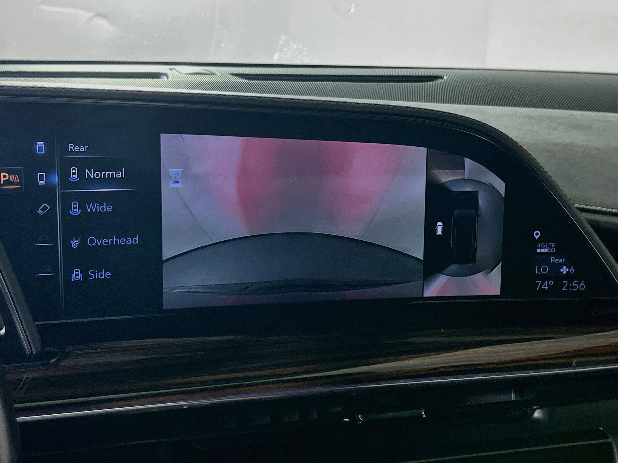 Used 2022 Cadillac Escalade Luxury w/ LPO, Illumination Package AWD/4WD image 14