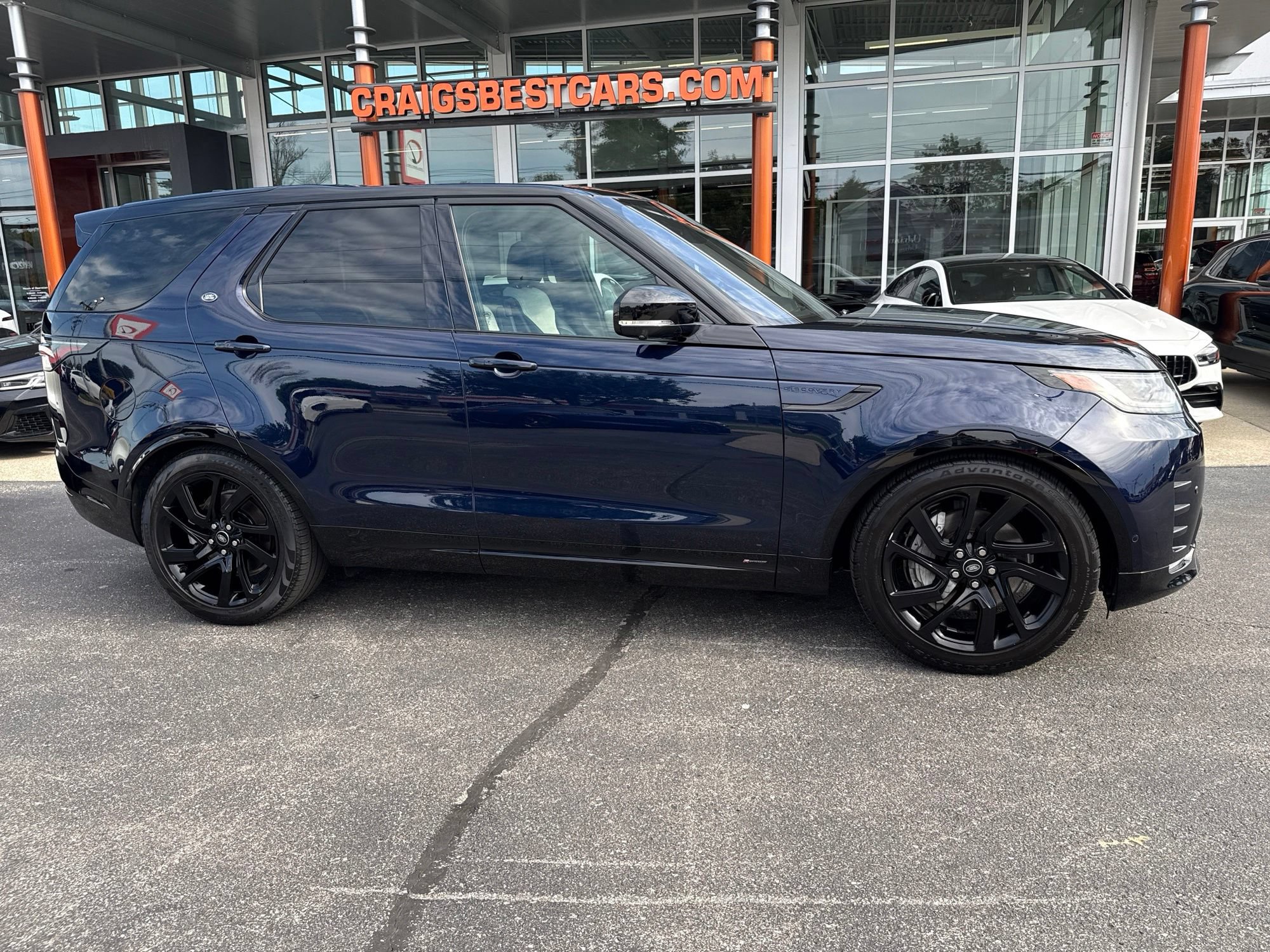 Used 2021 Land Rover Discovery S R-Dynamic AWD/4WD image 44