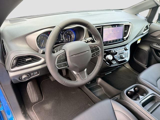 New 2027 Chrysler Pacifica Select FWD image 9
