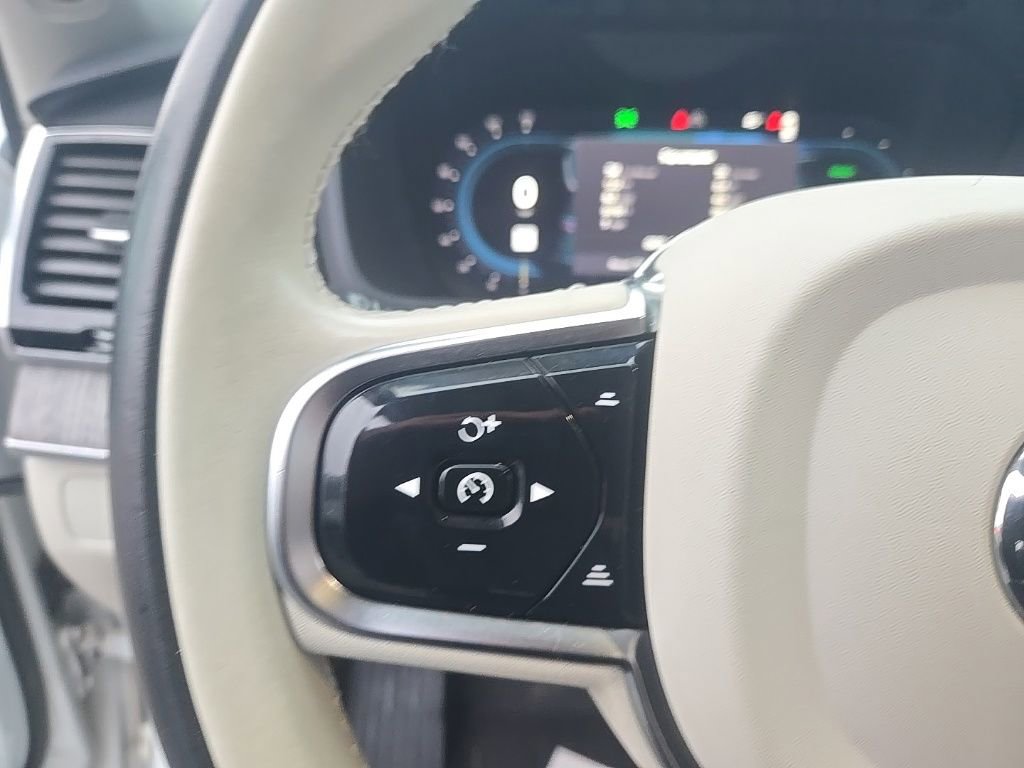 Used 2023 Volvo XC90 T8 Ultimate AWD/4WD image 17