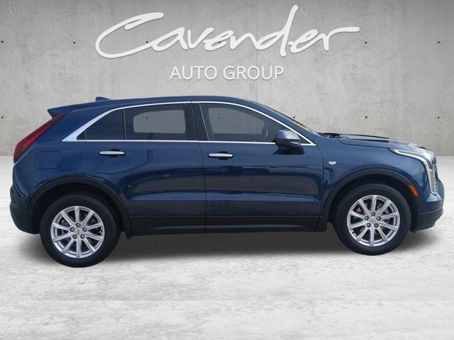Used 2021 Cadillac XT4 Luxury w/ Cold Weather Package FWD image 17