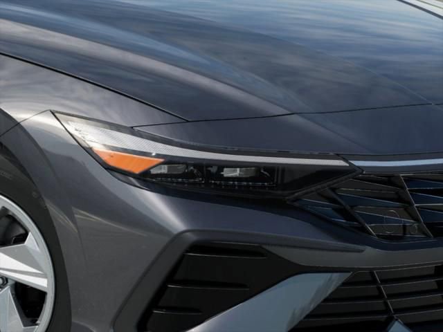 New 2025 Hyundai Elantra SE image 9