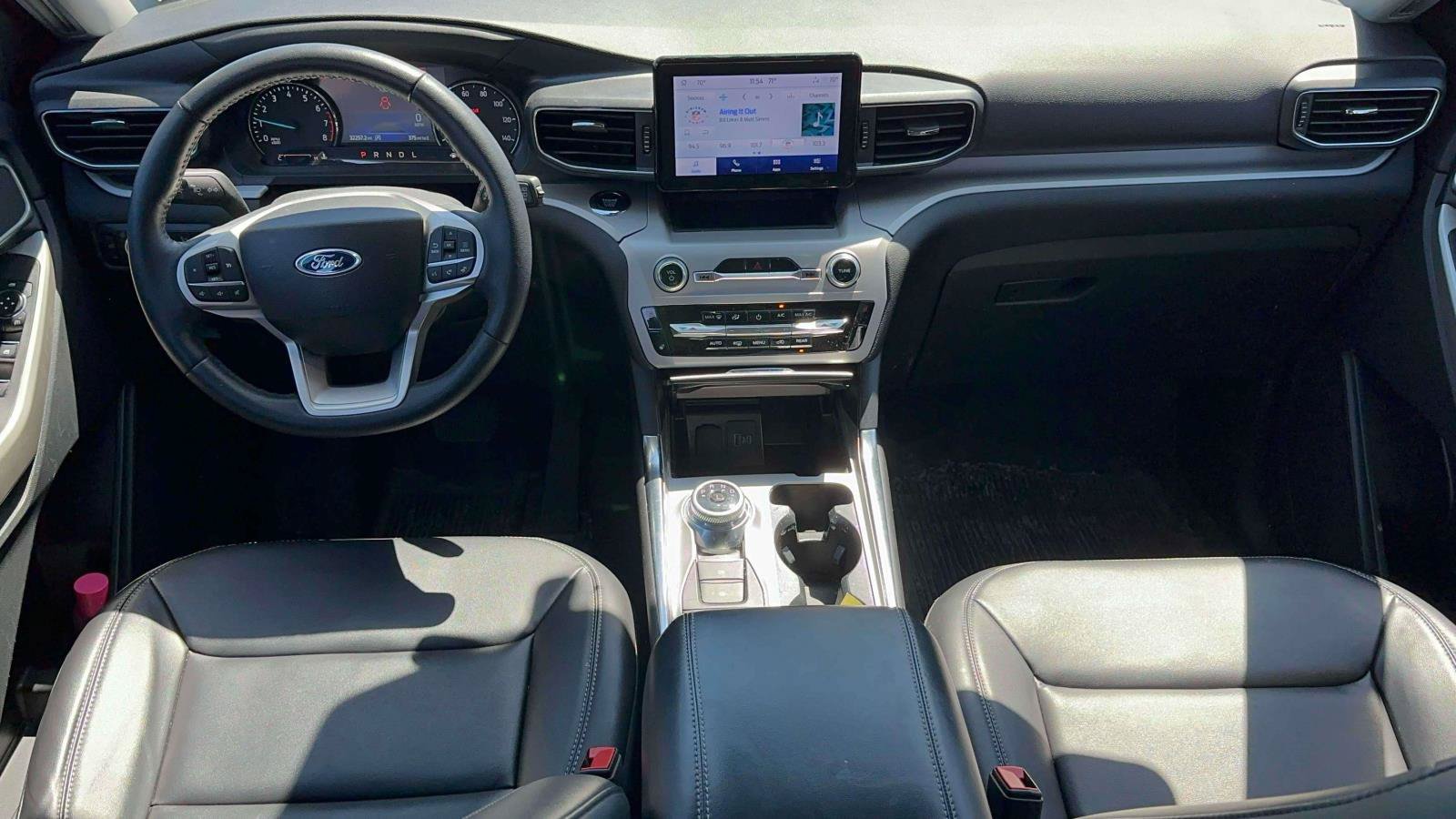Used 2023 Ford Explorer XLT w/ Equipment Group 202A AWD/4WD image 11