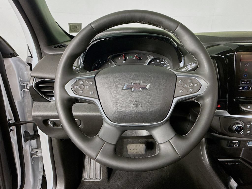 Used 2023 Chevrolet Traverse RS AWD/4WD image 13