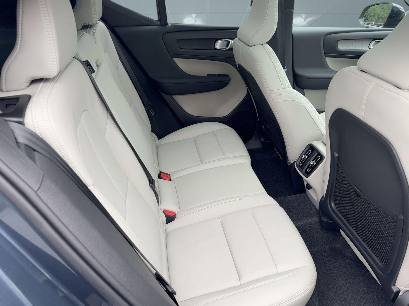 New 2026 Volvo XC40 B5 Ultra w/ Protection Package image 20