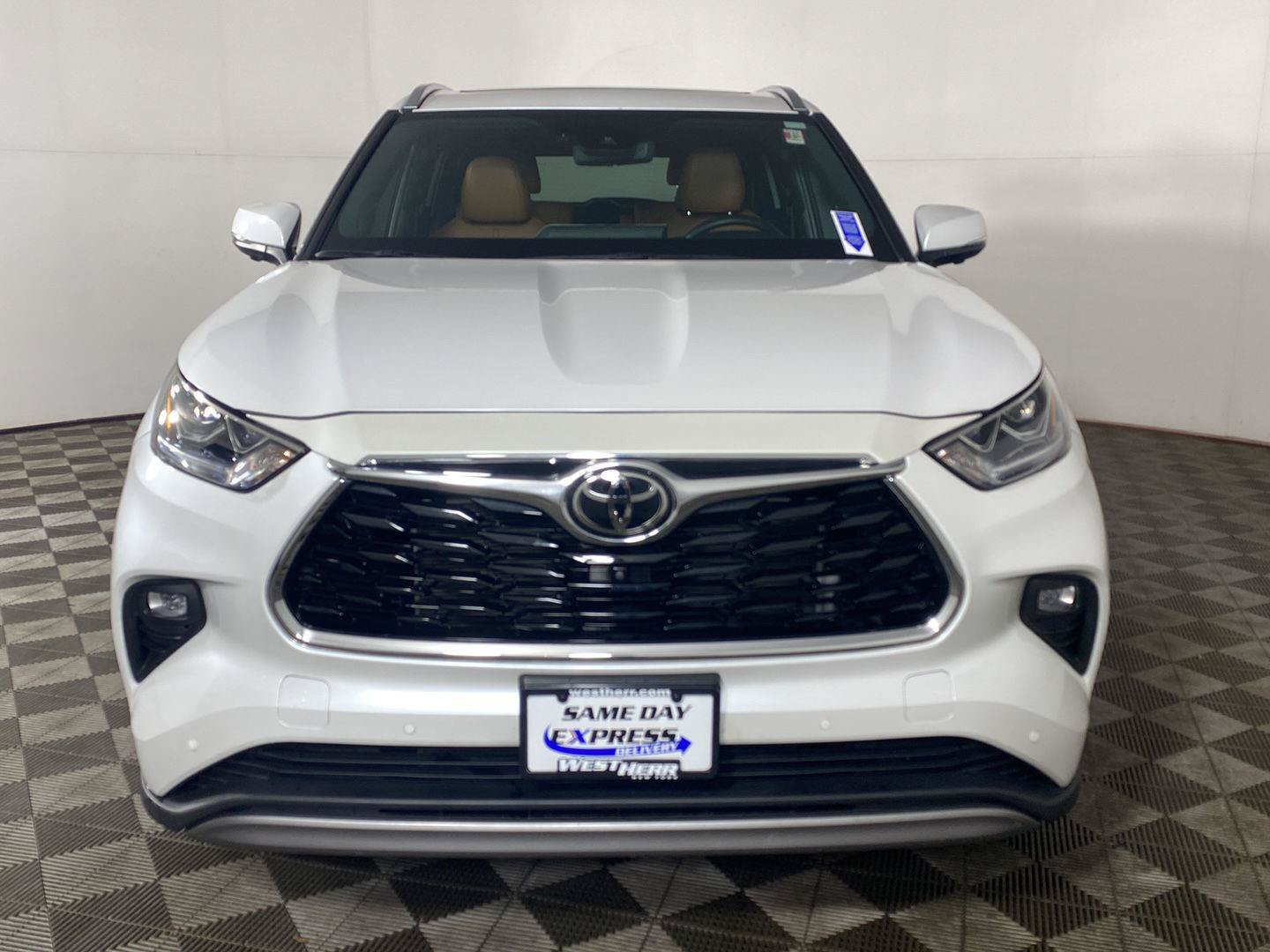 Used 2026 Toyota Highlander Platinum AWD/4WD image 8