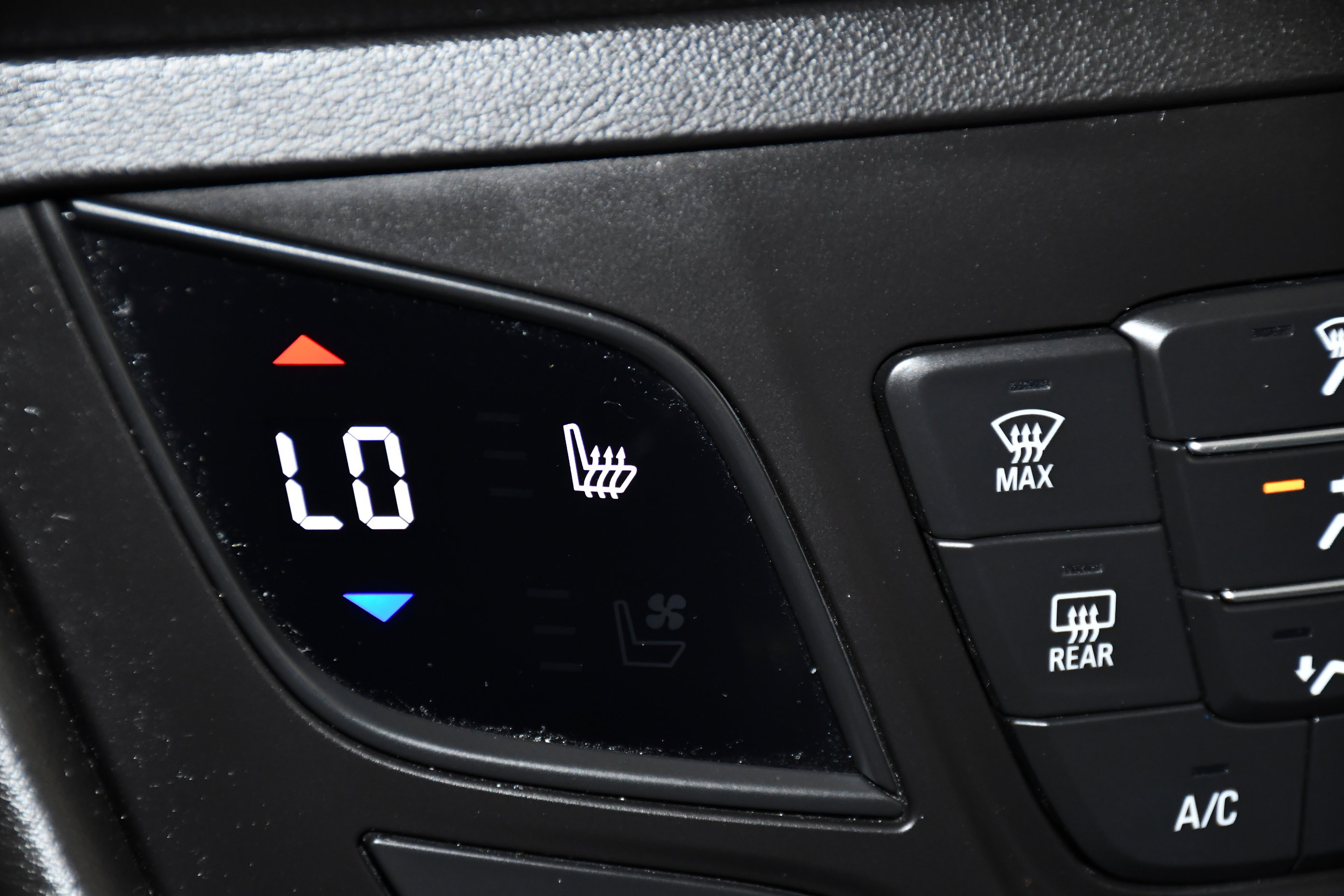 Used 2018 Buick Envision Essence AWD/4WD image 31