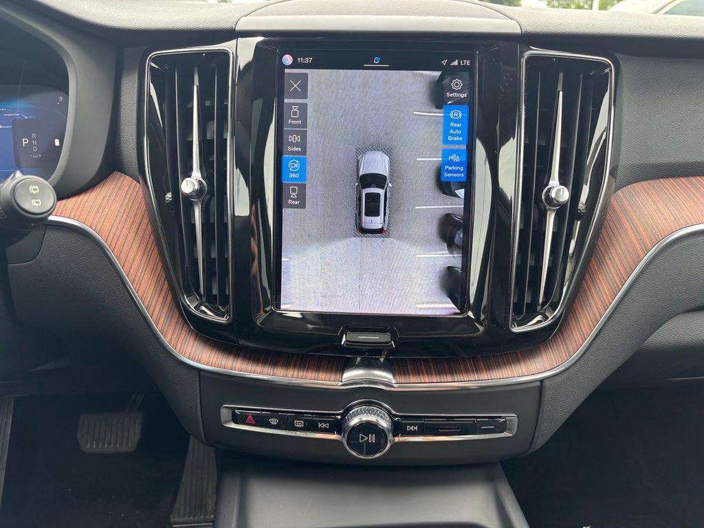 Used 2023 Volvo XC60 B5 Plus w/ Climate Package AWD/4WD image 18