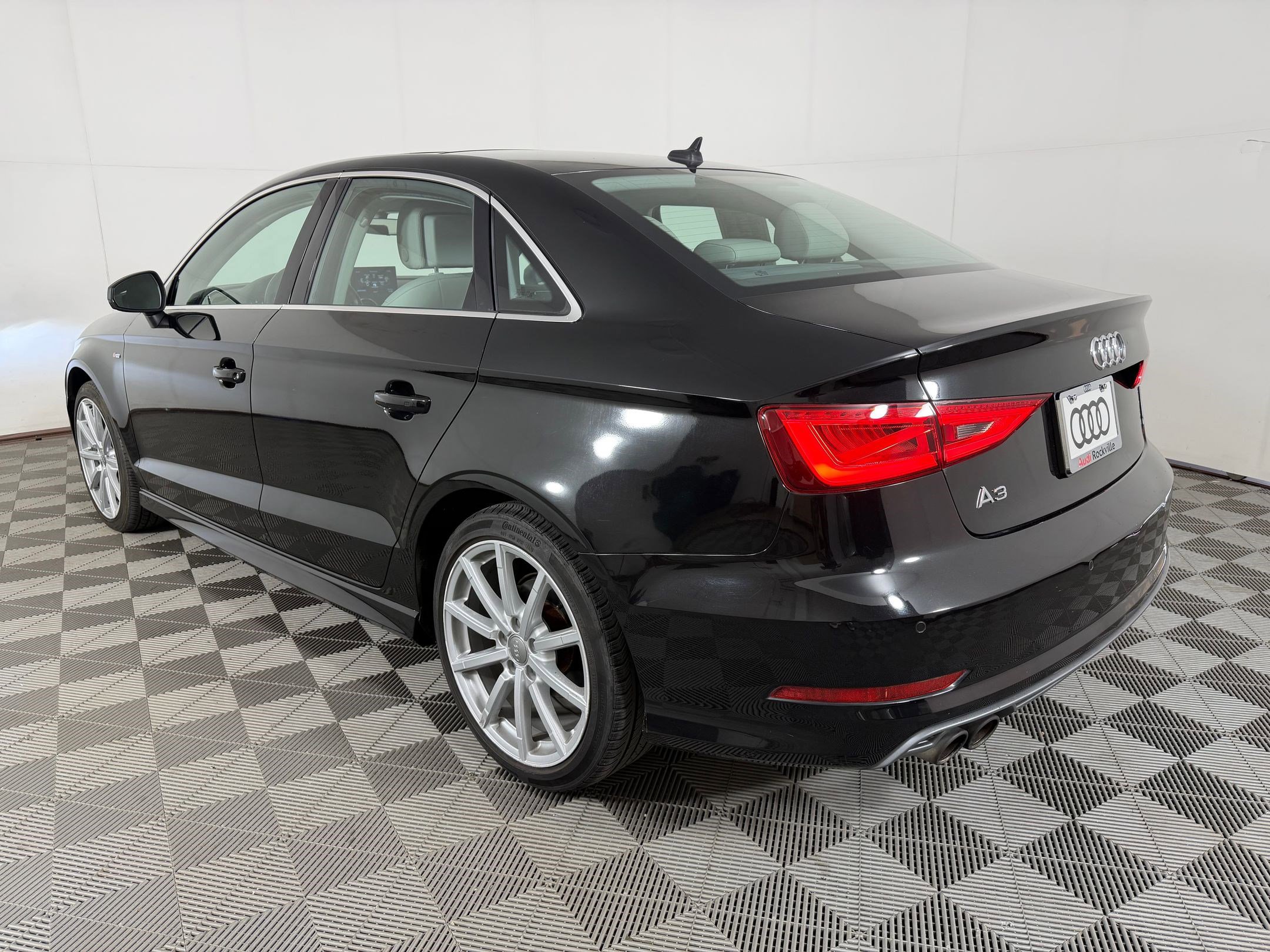 Used 2016 Audi A3 1.8T Prestige w/ Prestige Package FWD image 3