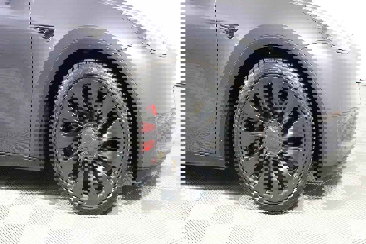 Used 2022 Tesla Model Y Performance image 35