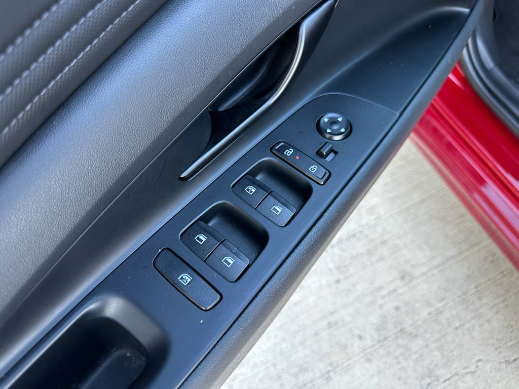 Used 2025 Hyundai Elantra Sport image 10