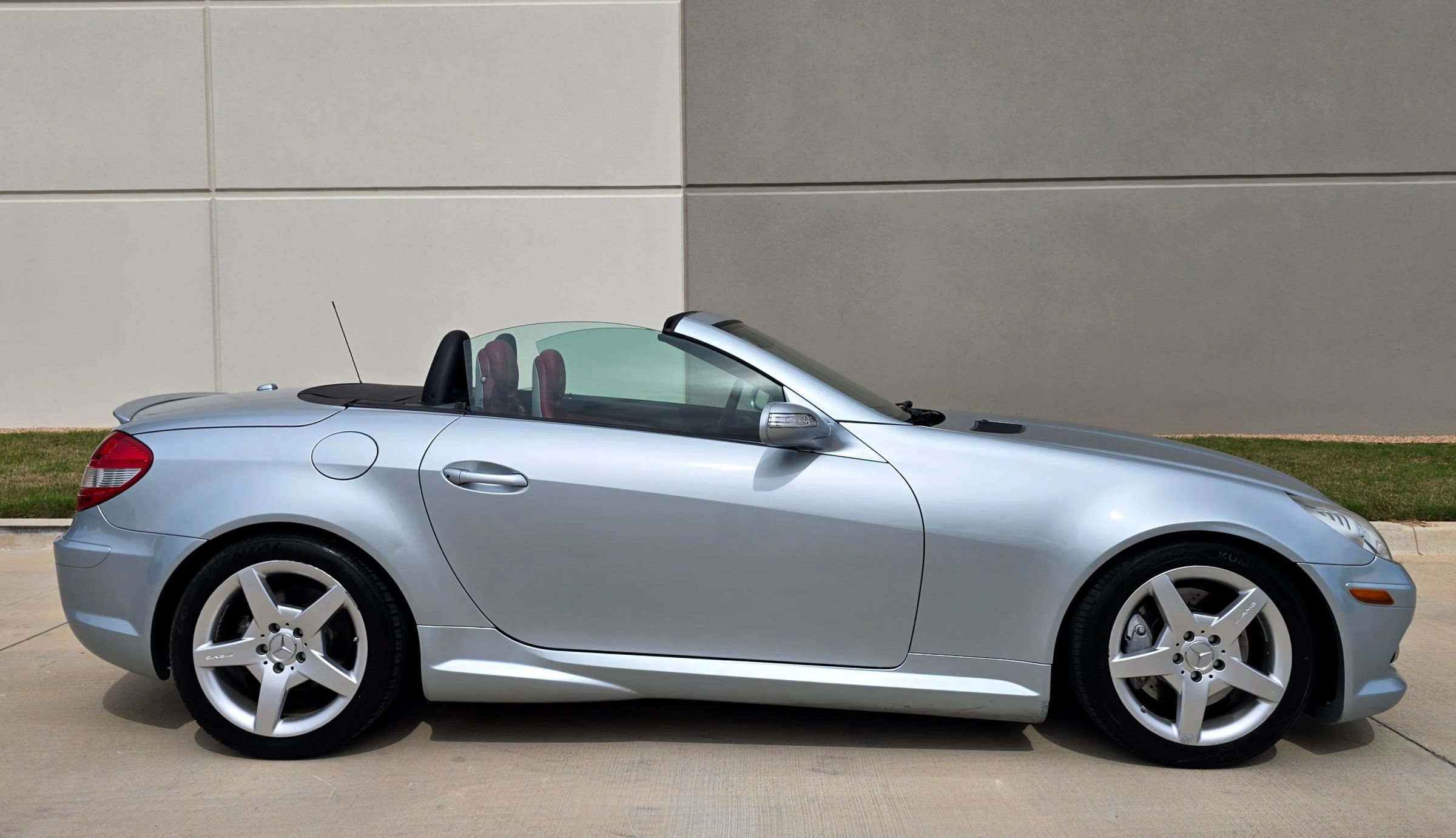 Used 2008 Mercedes-Benz SLK 350 image 9