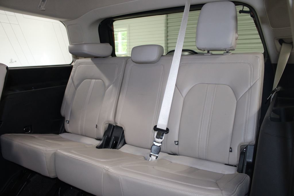 Used 2023 Ford Expedition Limited image 22