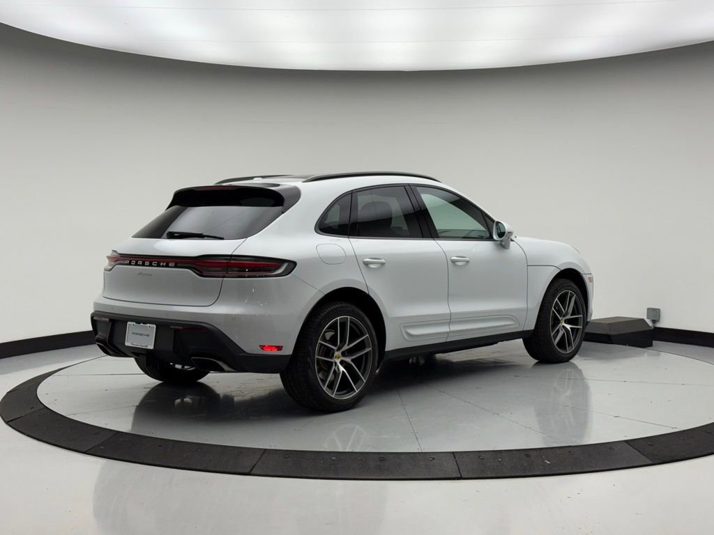 Used 2025 Porsche Macan image 10