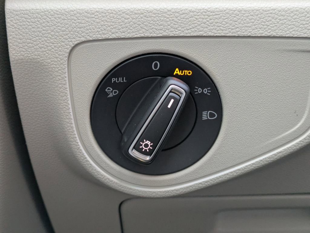 Used 2022 Volkswagen Atlas SE image 34