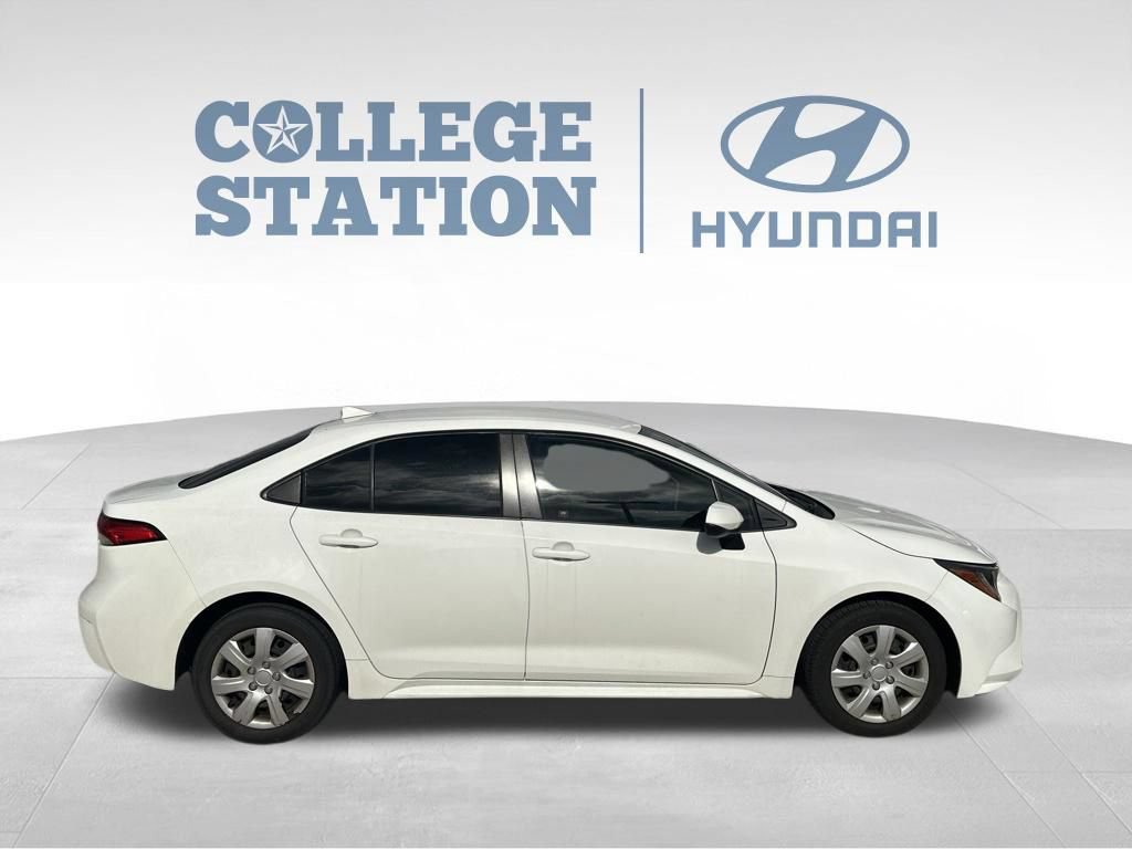 Used 2020 Toyota Corolla LE FWD image 5