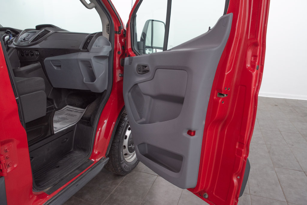 Used 2015 Ford Transit 150 130 Low Roof RWD image 17
