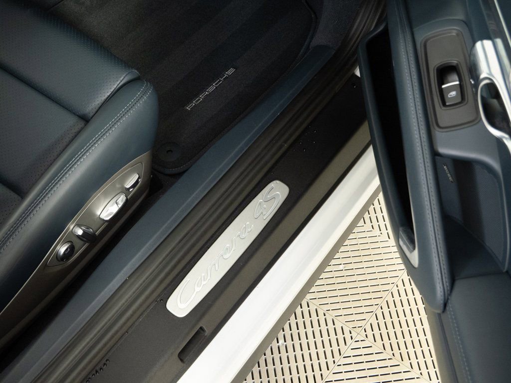 Used 2017 Porsche 911 Carrera 4S image 23