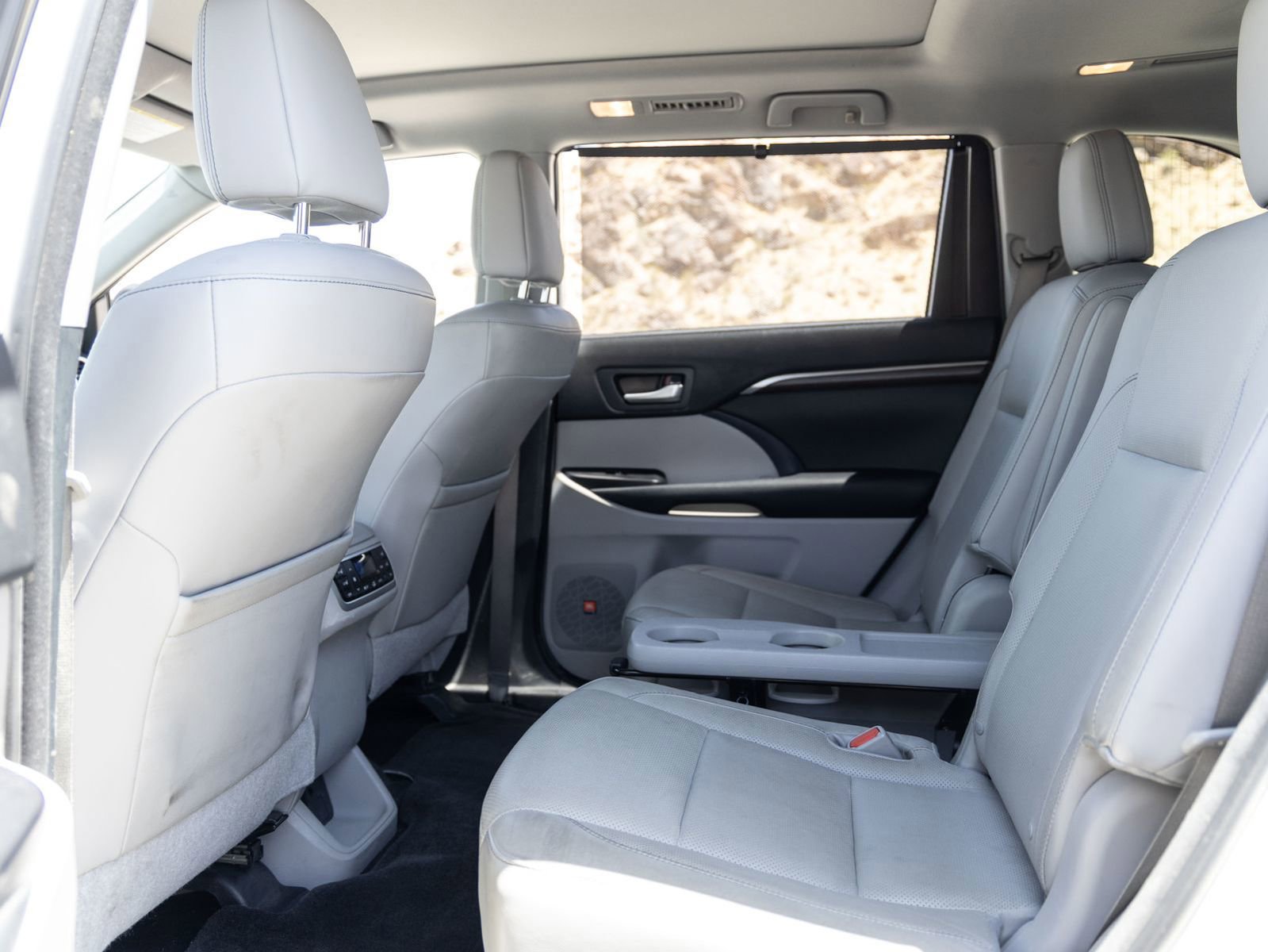Used 2015 Toyota Highlander Limited Platinum AWD/4WD image 12