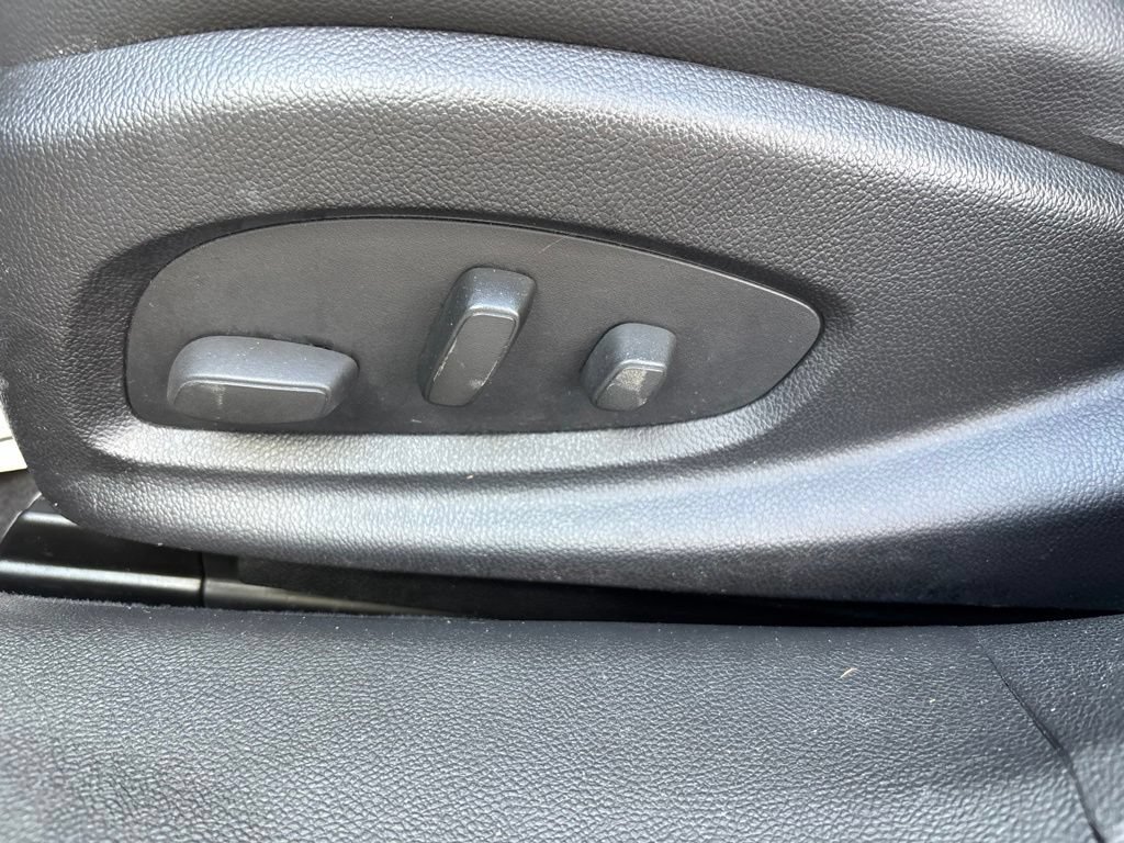 Used 2014 Chevrolet Impala LT w/ Convenience Package FWD image 19