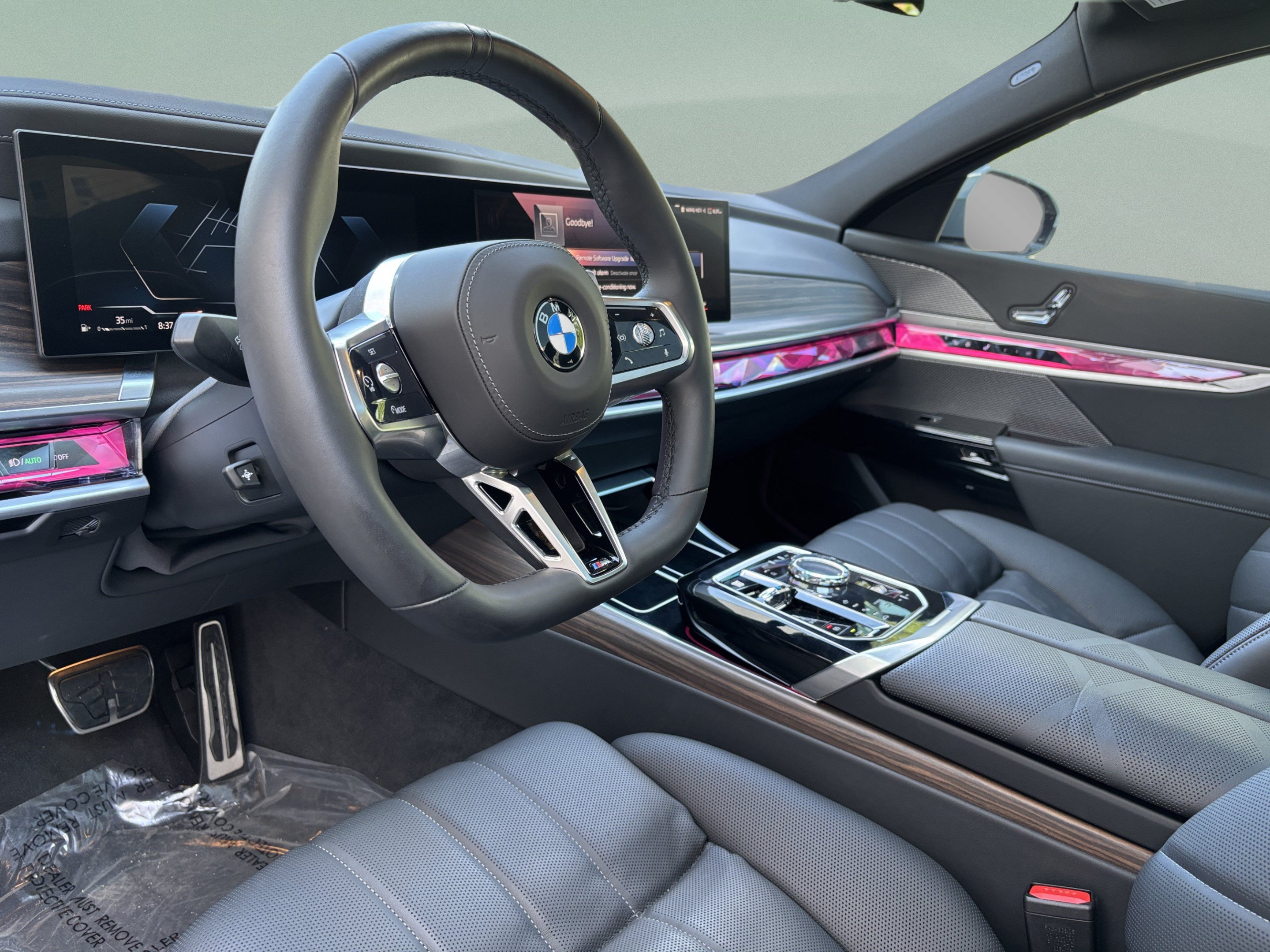 Used 2025 BMW 760i xDrive w/ Premium Package AWD/4WD image 19