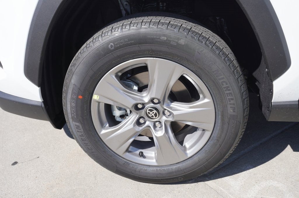 New 2025 Toyota RAV4 XLE image 15