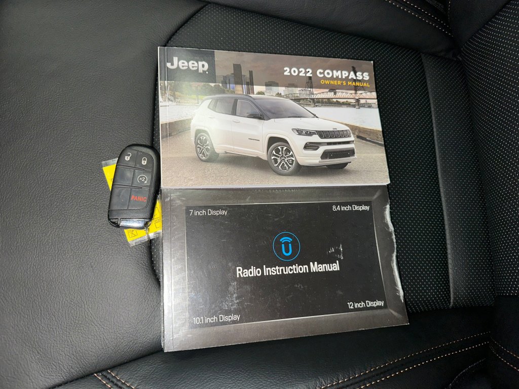 Used 2022 Jeep Compass Limited image 15