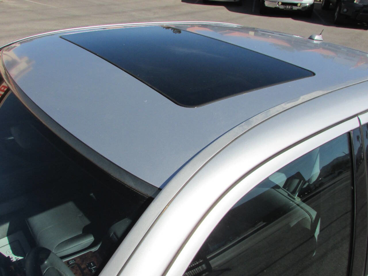 Used 2001 Mercedes-Benz E 320 Sedan image 9