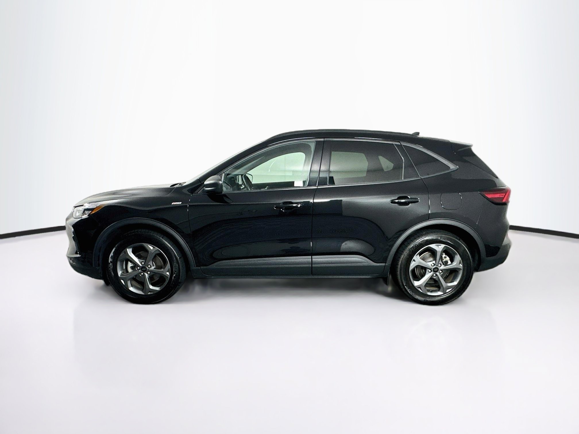 Used 2025 Ford Escape ST-Line FWD image 4