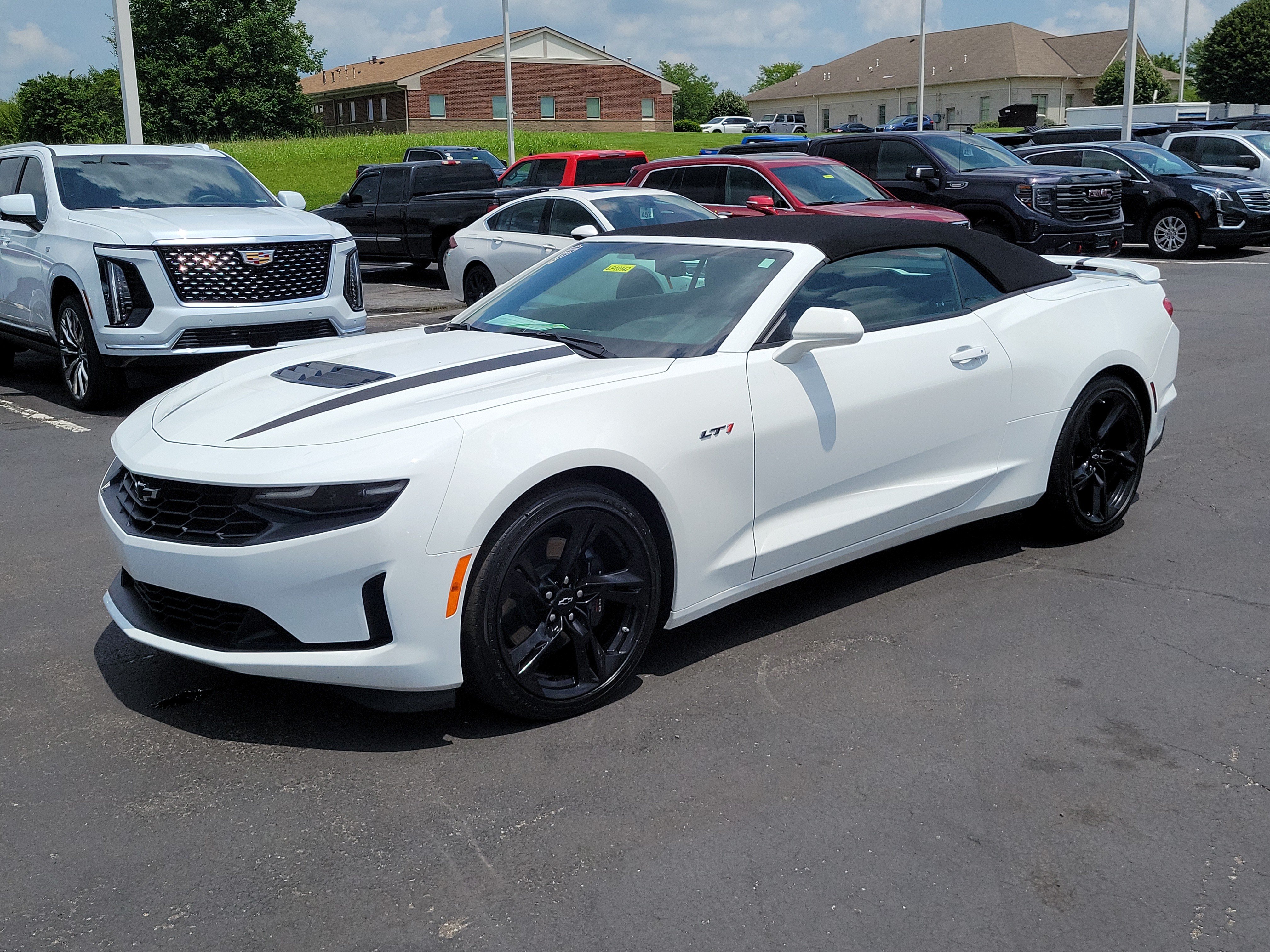 Used 2023 Chevrolet Camaro LT RWD image 2