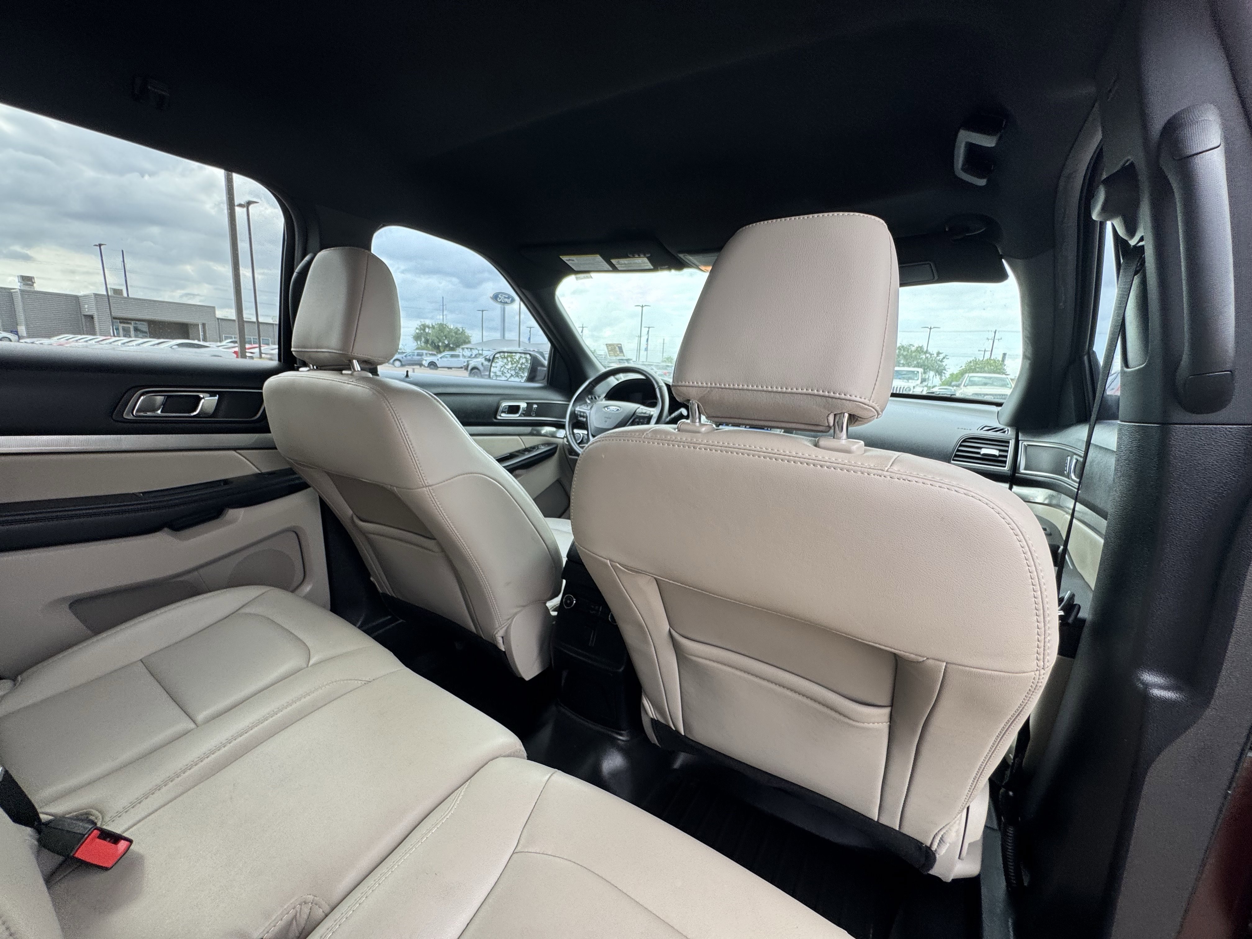 Used 2019 Ford Explorer XLT w/ Equipment Group 202A FWD image 20