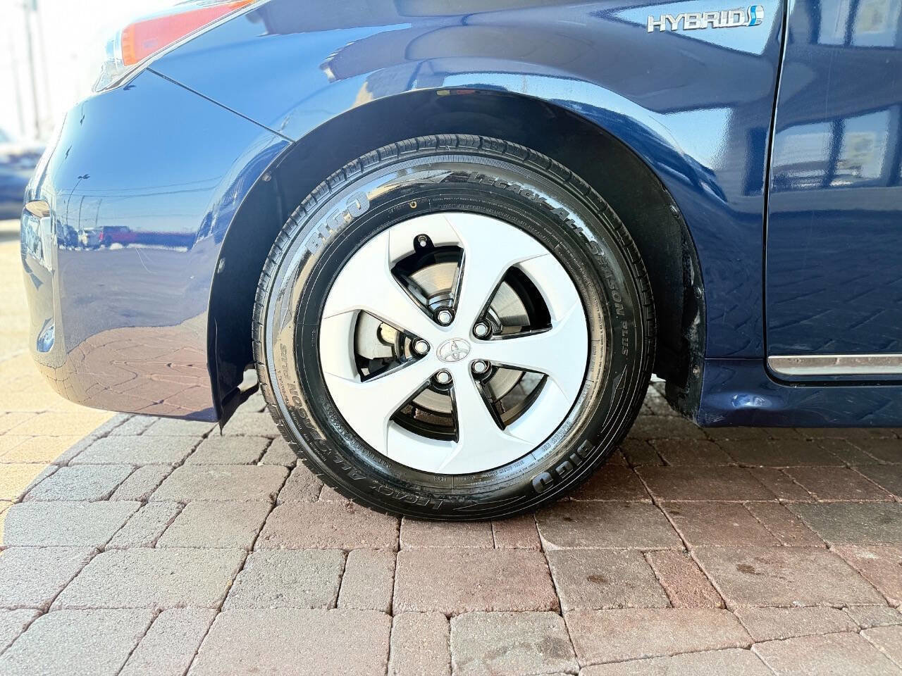 Used 2015 Toyota Prius Two FWD image 18