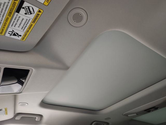 New 2026 Land Rover Discovery Limited Edition image 17