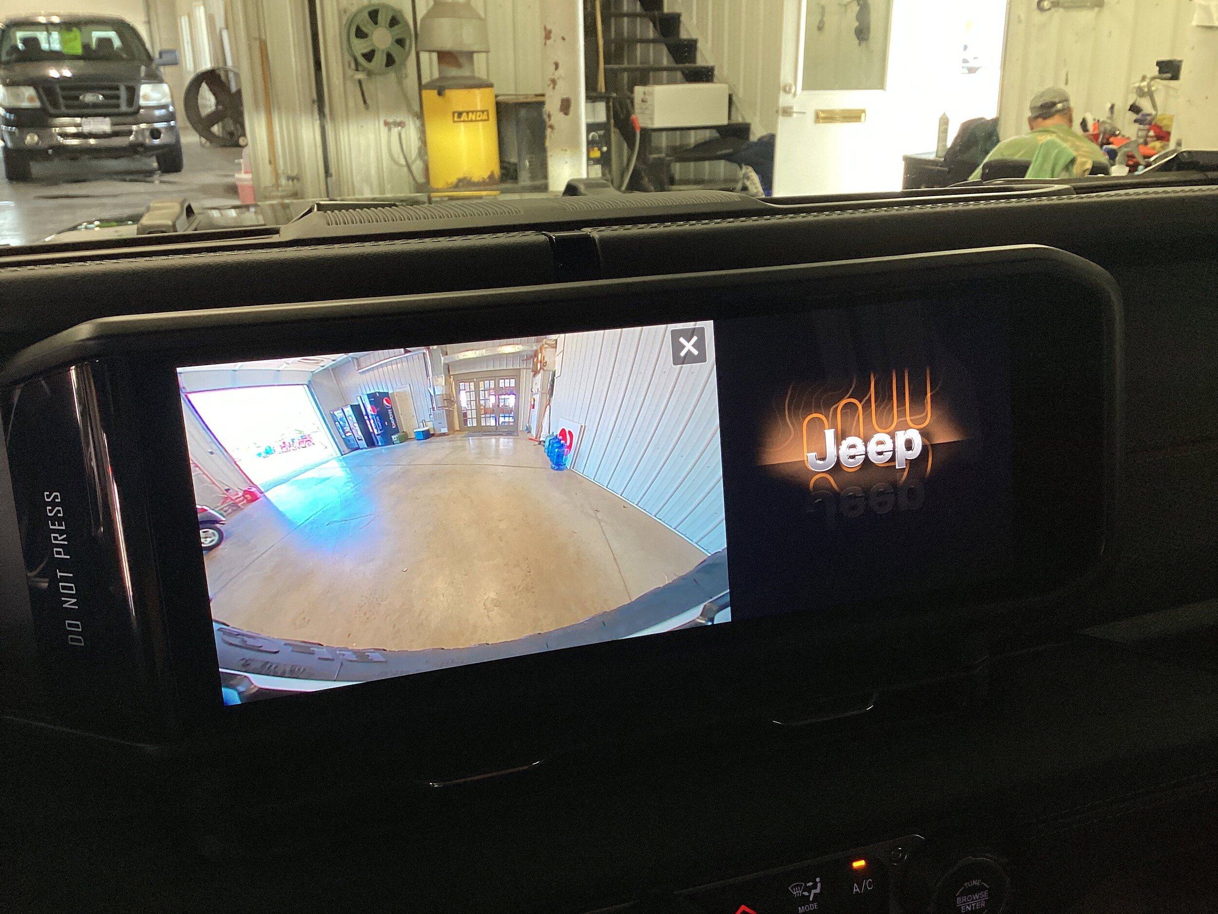New 2026 Jeep Wrangler Unlimited Rubicon AWD/4WD image 25
