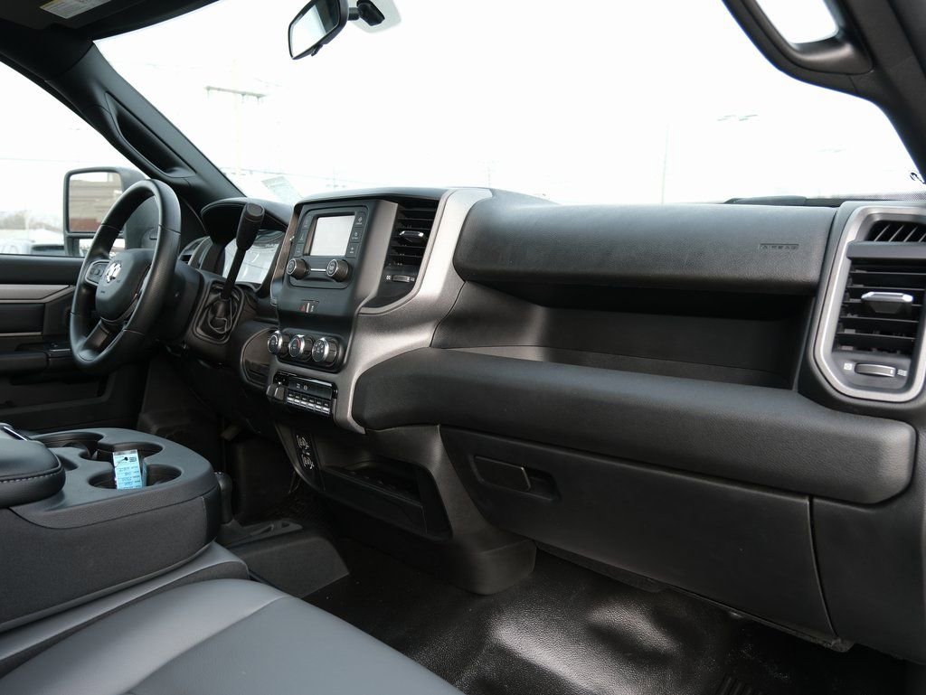 New 2023 RAM 5500 Tradesman AWD/4WD image 27